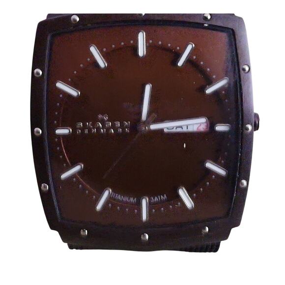Skagen 396LTMD Titanium Brown/bronze mesh, ultra-thin square case day/date main image 5